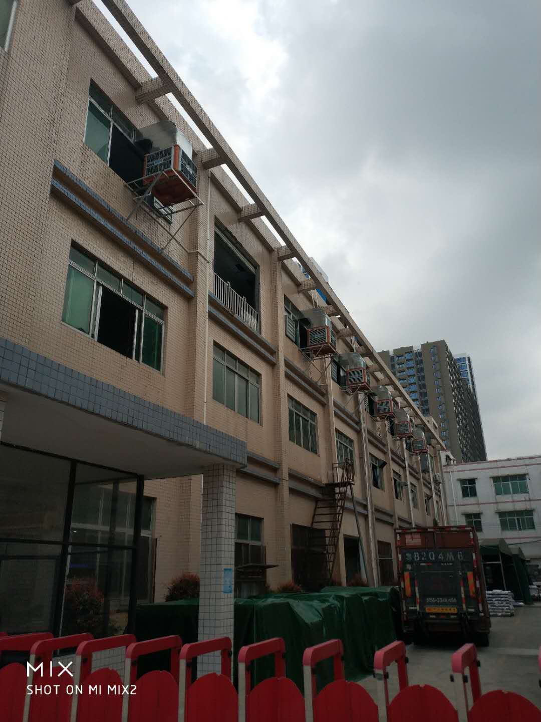 如何給高溫車間通風(fēng)降溫？